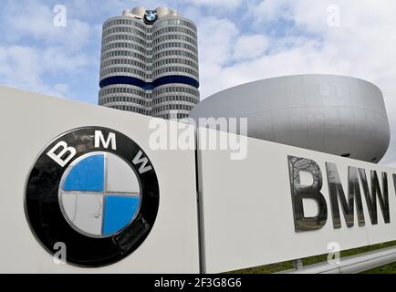 München, Deutschland. März 2021, 16th. Der Hauptsitz der BMW Group in der bayerischen Hauptstadt. Das Unternehmen legt seinen Geschäftsbericht am 17,3.2021 vor. Kredit: Peter Kneffel/dpa/Alamy Live Nachrichten Stockfoto