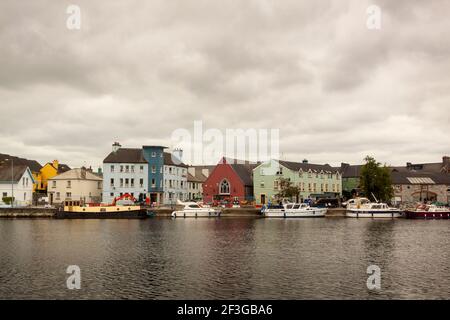 Fluss und Galway Kathedrale von "Our Lady annahm in den Himmel und St. Nicholas" in Galway. Irland Stockfoto