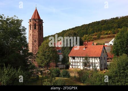 Die römisch-katholische Filialkirche St. Georg in Wenigentaft, Buttlar, Kreis Wartburg, Thüringen, Deutschland / die römisch-katholische Filialkirche S. Stockfoto