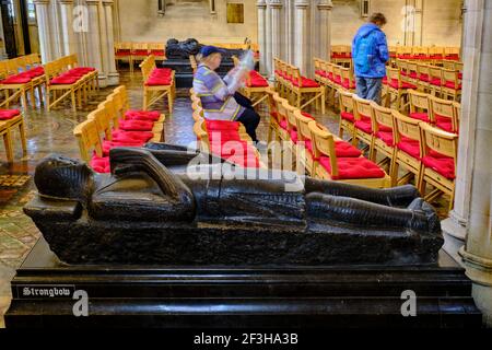 Republik Irland; Dublin, Innenraum der Christ Church Cathedral, das Strongbow Grab Stockfoto