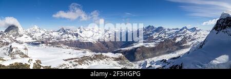Panoramablick vom Klein Matterhorn in den Schweizer Alpen Stockfoto