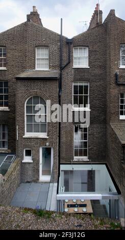 Außenansicht des Georgian House in Greenwich mit Erweiterung des Hauses von Paul Archer Design Stockfoto