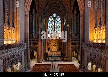 Blick entlang des Kirchenschiffs Richtung East End, Liverpool Cathedral, Anglikanische Kathedrale in Liverpool, Merseyside, England, UK Architekt: Giles Gilbert Stockfoto