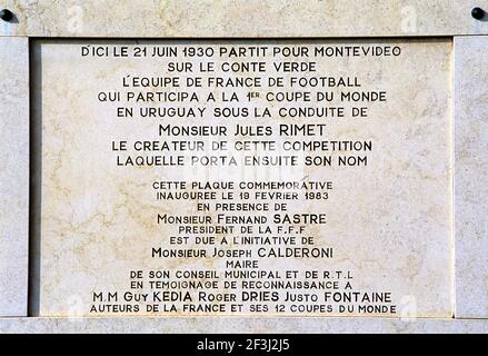 Frankreich, Cote d'Azur; Villefranche-sur-Mer; Gedenktafel für die Teilnahme der französischen Fußballnationalmannschaft an der ersten Weltmeisterschaft, gespielt Stockfoto