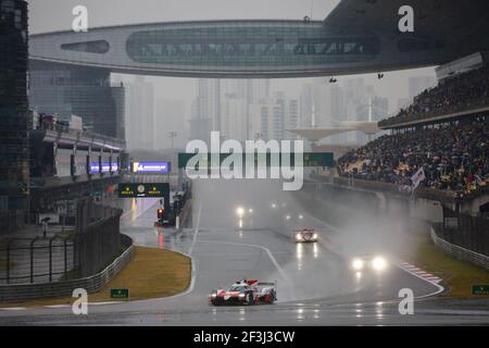 Start des Rennens unter Safety Car 07 LOPEZ Jose Maria (arg), CONWAY Mike (gbr), KOBAYASHI Kamui (jpn), Toyota TS050 Hybrid LMP1 Team Toyota Gazoo Racing, Aktion während der FIA WEC World Endurance Championship 2018, 6 Stunden von Shanghai vom 16. Bis 18. november, in Shanghai, China - Foto Antonin Vincent / DPPI Stockfoto