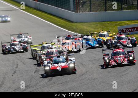 START 08 ALONSO Fernando (Spa), BUEMI Sebastien (che), NAKAJIMA Kazuki (jpn), Toyota TS050 Hybrid LMP1 Team Toyota Gazoo Racing, Action, 01 LOTTERER André (ger), JANI Neel (che), SENNA Bruno (bre), Rebellion R13 Gibson Team Rebellion Racing, Aktion während der 2018 FIA WEC World Endurance Championship, 6 Stunden Spa vom 2. Bis 5. Mai , im Spa Francorchamps, Belgien - Foto DPPI Stockfoto