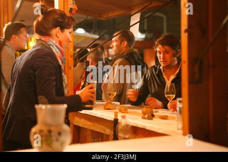 Budapester Weinfest auf dem Schlossberg beim Königspalast. Stockfoto