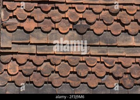 Dachziegel aus einem Wohngebäude, St. Alban's, Hertfordshire, England Stockfoto