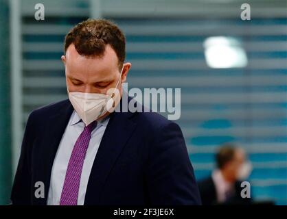 Berlin, Deutschland. März 2021, 17th. Bundesgesundheitsminister Jens Spahn (CDU) kommt mit Schutzmaske bei der wöchentlichen Kabinettssitzung an. Quelle: Tobias Schwarz/AFP-Pool/dpa/Alamy Live News Stockfoto