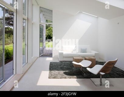 Innenansicht des Licht-Activ-Haus, Wohn- und Esszimmer, Hamburg Stockfoto