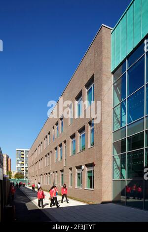 Trinity High School, Hulme Manchester, Neue High School in Manchester gebaut von Willmott Dixon Stockfoto