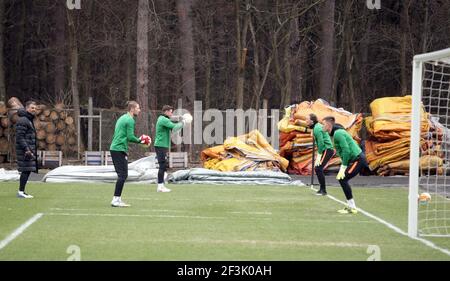 Kiew, Ukraine. März 2021, 17th. Kiew, UKRAINE - 17. MÄRZ 2021 - eine offene Trainingseinheit des FC Shakhtar Donezk ist im Sviatoshyn Sports Complex vor der UEFA Europa League Runde von 16 2nd Leg-Spiel gegen A.S. Roma, die im NSC Olimpiyskiy am Donnerstag, 18. März stattfinden soll, Hauptstadt der Ukraine. Kredit: Ukrinform/Alamy Live Nachrichten Stockfoto