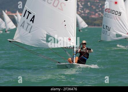 Laser Standard Men's U21 World & European Championships 2013 und Laser Radial Women's U21 World & European Championships 2013, Ungarn, Plattensee - 21/07/2013 - Foto Gabor TURCSI / DPPI - Stockfoto