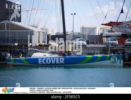 SEGELN - TRANSAT JACQUES VABRE 2007 VORBEREITUNG - AUCKLAND (NZL) - 02/08/2007 - FOTO : GARETH COOKE / DPPI ECOVERS 3 / SKIPPER : MIKE GOLDING (UK) - START Stockfoto