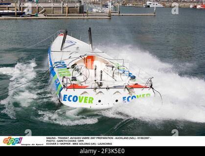 SEGELN - TRANSAT JACQUES VABRE 2007 VORBEREITUNG - AUCKLAND (NZL) - 01/08/2007 - FOTO : GARETH COOKE / DPPI ECOVERS 3 / SKIPPER : MIKE GOLDING (UK) - START Stockfoto