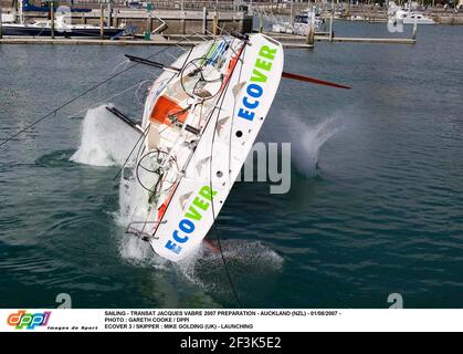 SEGELN - TRANSAT JACQUES VABRE 2007 VORBEREITUNG - AUCKLAND (NZL) - 01/08/2007 - FOTO : GARETH COOKE / DPPI ECOVERS 3 / SKIPPER : MIKE GOLDING (UK) - START Stockfoto