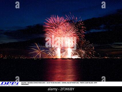 SEGELN - SKANDIA COWES WOCHE 2005 - 30/07 BIS 06/08/2005 - COWES, ISLE OF WIGHT (UK) - FOTO : GARY BLAKE / DPPI FEUERWERK Stockfoto