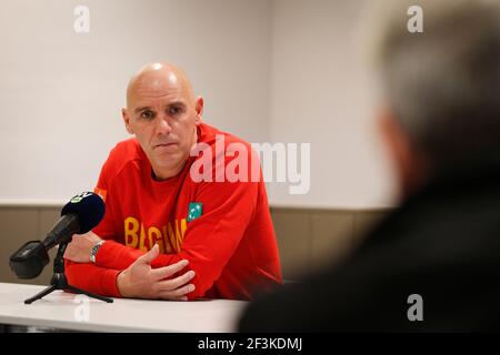 Der belgische Kapitän Johan Van Herck während der belgischen Pressekonferenz vor dem Davis Cup 2017 Finale Tennis Spiel am 14. November 2017 im Pierre Mauroy Stadion in Villeneuve-d'Ascq, in der Nähe von Lille, Frankreich - Foto Geoffroy Van der Hasselt / DPPI Stockfoto