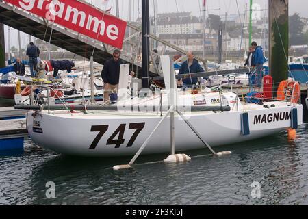 SEGELN - MINI FASTNET 2010 - DOUARNENEZ (FRA) - FOTO : GILDAS HEMON / DPPIMAGNUM / SKIPPER : JULIEN BARNETT / DAVID RAISON Stockfoto