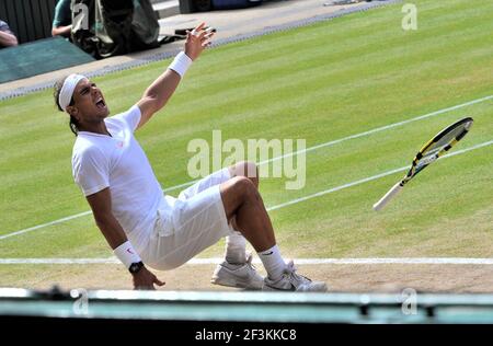 WIMBLEDON 2010. 9th Tage. 2/7/2010. HERREN FINALE. RAFEAL NADEL V TOMAS BERDYCH. BILD DAVID ASHDOWN Stockfoto