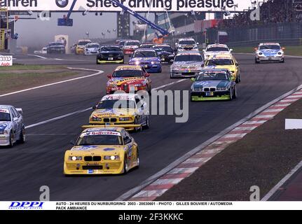 AUTO - 24 HEURES DU NURBURGRING 2003 - 20030601 - FOTO : GILLES BOUVIER / AUTOMEDIA PACK AMABIANCE Stockfoto