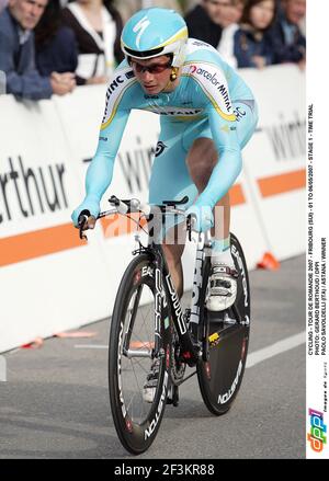 RADFAHREN - TOUR DE ROMANDIE 2007 - FREIBURG (SUI) - 01 BIS 06/05/2007 - ETAPPE 1 - ZEITFAHREN FOTO: GERARD BERTHOUD / DPPI PAOLO SAVOLDELLI (ITA) / ASTANA / SIEGER Stockfoto