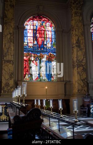 Vorraffaelitische Buntglasfenster (Edward Burne-Jones), St Philip's Cathedral, Birmingham, West Midlands, England Stockfoto