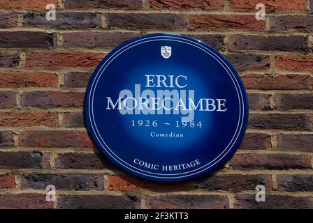 Eric Morecambe auf einer Gedenktafel für Comedians, die in Teddington, Teil der Pinewood Studios, Teddington, England, arbeiteten Stockfoto