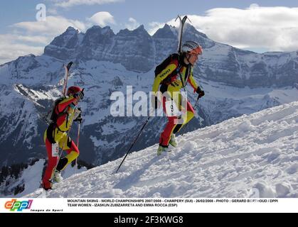 BERGSKI - WELTMEISTERSCHAFT 2007/2008 - CHAMPERY (SUI) - 26/02/2008 - FOTO : GERARD BERTHOUD / DPPI TEAM FRAUEN - IZASKUN ZUBIZARRETA UND EMMA ROCCA (ESP) Stockfoto