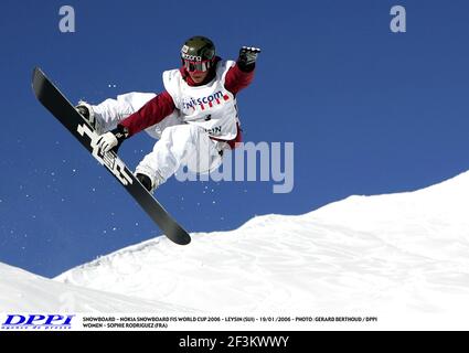 SNOWBOARD - NOKIA SNOWBOARD FIS WORLD CUP 2006 - LEYSIN (SUI) - 19/01 /2006 - FOTO : GERARD BERTHOUD / DPPI WOMEN - SOPHIE RODRIGUEZ (FRA) Stockfoto