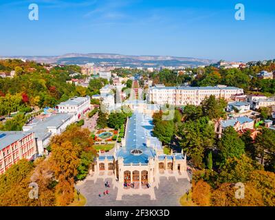 Narzan oder Narzannaya Galerie ist ein historisches Gebäude am Kurortny Boulevard in Kislowodsk Kurstadt in kaukasischen Mineralwässer Region, Stawropol Kra Stockfoto