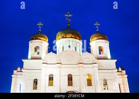 Christus der Erlöser oder Spasski Kathedrale in Pyatigorsk in der Nacht. Pyatigorsk ist eine Kurstadt in kaukasischen Mineralwässern Region, Stawropol Region in Russland. Stockfoto