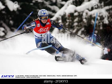 ALPINSKI - WM 2003/2004 - 05/01/2004 - MEGEVE (FRA) - FOTO : GERARD BERTHOUD / DPPI FRAUEN SLALOM - SARAH SCHLEPER (USA) Stockfoto