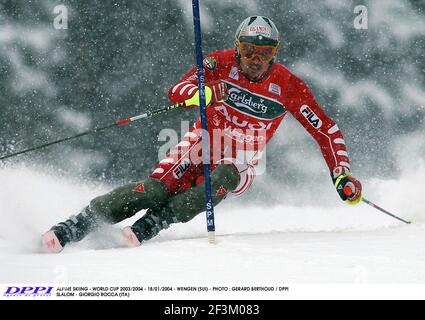 ALPINSKI - WM 2003/2004 - 18/01/2004 - WENGEN (SUI) - FOTO : GERARD BERTHOUD / DPPI SLALOM - GIORGIO ROCCA (ITA) Stockfoto