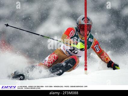 ALPINSKI - WM 2003/2004 - 18/01/2004 - WENGEN (SUI) - FOTO : GERARD BERTHOUD / DPPI SLALOM - THOMAS GRANDI (CAN) Stockfoto