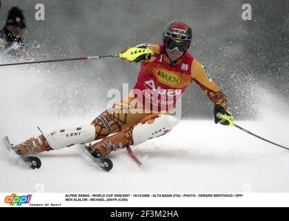 ALPINSKI - WM 2006/2007 - 18/12/2006 - ALTA BADIA (ITA) - FOTO : GERARD BERTHOUD / DPPI MÄNNER SLALOM - MICHAEL JANYK (CAN) Stockfoto