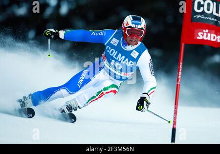 ALPINSKI - WM 2009/2010 - ALTA BADIA (ITA) - 20/12/2009 - FOTO : GERARD BERTHOUD / DPPIGIANT SLALOM MÄNNER - DAVIDE SIMONCELLI (SUI) Stockfoto