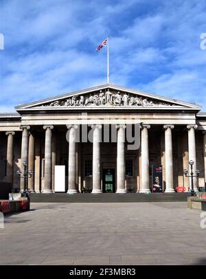 British Museum außen, während der Sperre geschlossen, London, Großbritannien 2020. Stockfoto