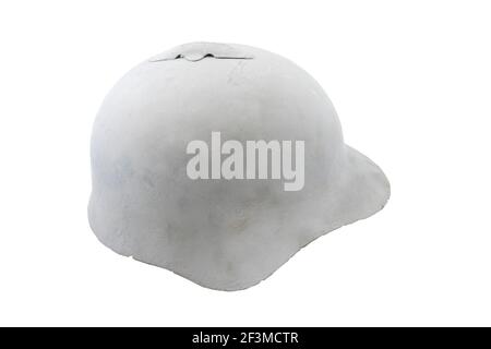 Der erste sowjetische (UdSSR) Kampfhelm in der Wintertarnung. (SSH-36)(1936). Verwendet vor der zweiten Welt zwei in der Sowjetunion - Japan Empire Conflict i Stockfoto