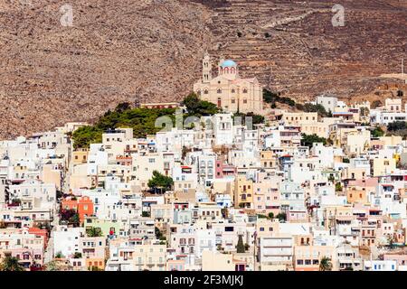 Stadt Ermoupoli auf der Insel Syros. Oder Syros Syros ist eine griechische Insel der Kykladen, in der Ägäis. Stockfoto