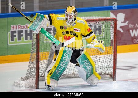 08. März 2021, Hessen, Frankfurt/Main: Torwart Maximilian Franzreb (Tölzer Loewen, 31). DEL 2 Eishockey-Spiel zwischen dem Loewen Frankfurt und dem Tölzer Loewen am 8. März 2021 in der Eissporthalle Frankfurt am Main. Foto: Jürgen Kessler/Kessler-Sportfotografie/dpa Stockfoto