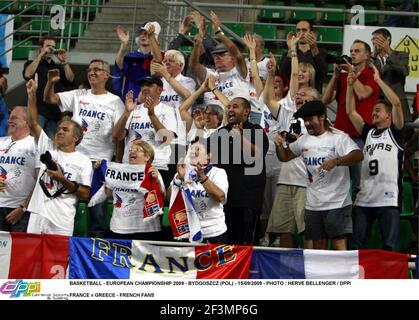 BASKETBALL - EUROPAMEISTERSCHAFT 2009 - BYDGOSZCZ (POL) - 15/09/2009 - FOTO : HERVE BELLENGER / DPPI FRANKREICH / GRIECHENLAND - FRANZÖSISCHE FANS Stockfoto