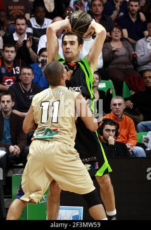 BASKETBALL - SEMAINE DES AS 2010 -ROANNE (FRA)  VILLEURBANNE (FRA) - 20/02/2010 - FOTO : HERVE BELLENGER / DPPI AYMERIC JEANNEAU (ASVEL) Stockfoto