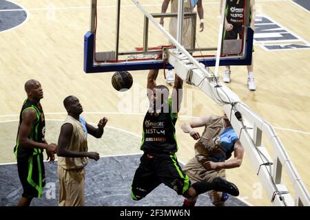 BASKETBALL - SEMAINE DES AS 2010 -ROANNE (FRA)  VILLEURBANNE (FRA) - 20/02/2010 - FOTO : HERVE BELLENGER / DPPI ERIC CAMPBELL (ASVEL) Stockfoto