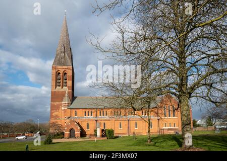 Kathedrale St. Michael und St. George in Aldershot, die römisch-katholische Kathedrale für das Bistum der Streitkräfte, Hampshire, England, Großbritannien Stockfoto