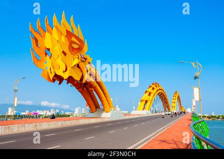 Danang Dragon Brücke über Fluss Han in Da Nang City in Vietnam. Stockfoto