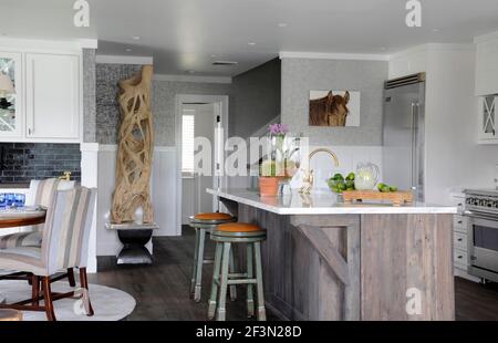 Offene Küche in Cobble Court Interiors, Designer Robert Rizzo, New Canaan, Fairfield County, Connecticut, USA Stockfoto