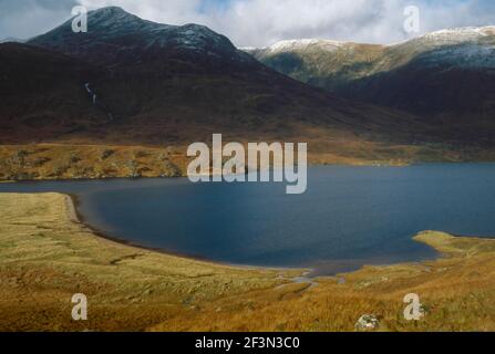 Blick über das westliche Ende von Loch Affric in Coire Leachavie, Schottland Stockfoto