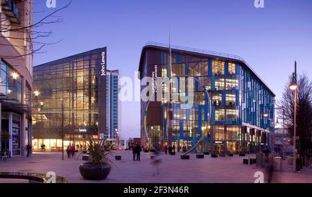 Cardiff Library in der Abenddämmerung Stockfoto