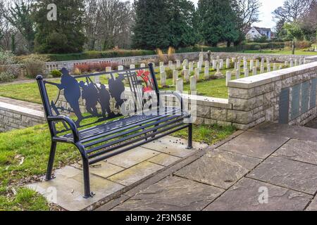 Der von David Banks errichtete Gedenkort auf dem Hollybrook Cemetery erinnert an die zivilen Toten des Zweiten Weltkriegs in Southampton, England, Großbritannien Stockfoto